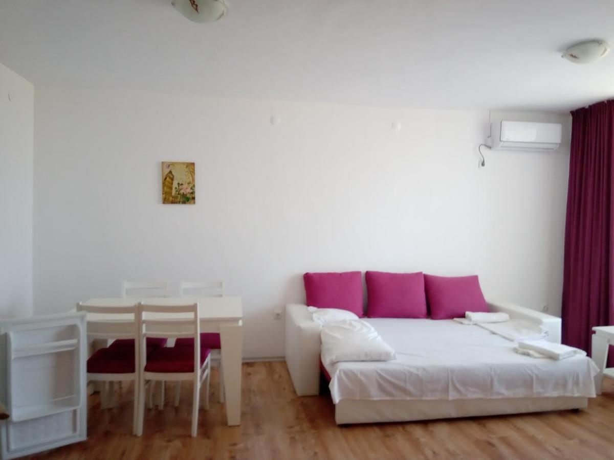 Apartcomplex Chateau Aheloy Exterior foto