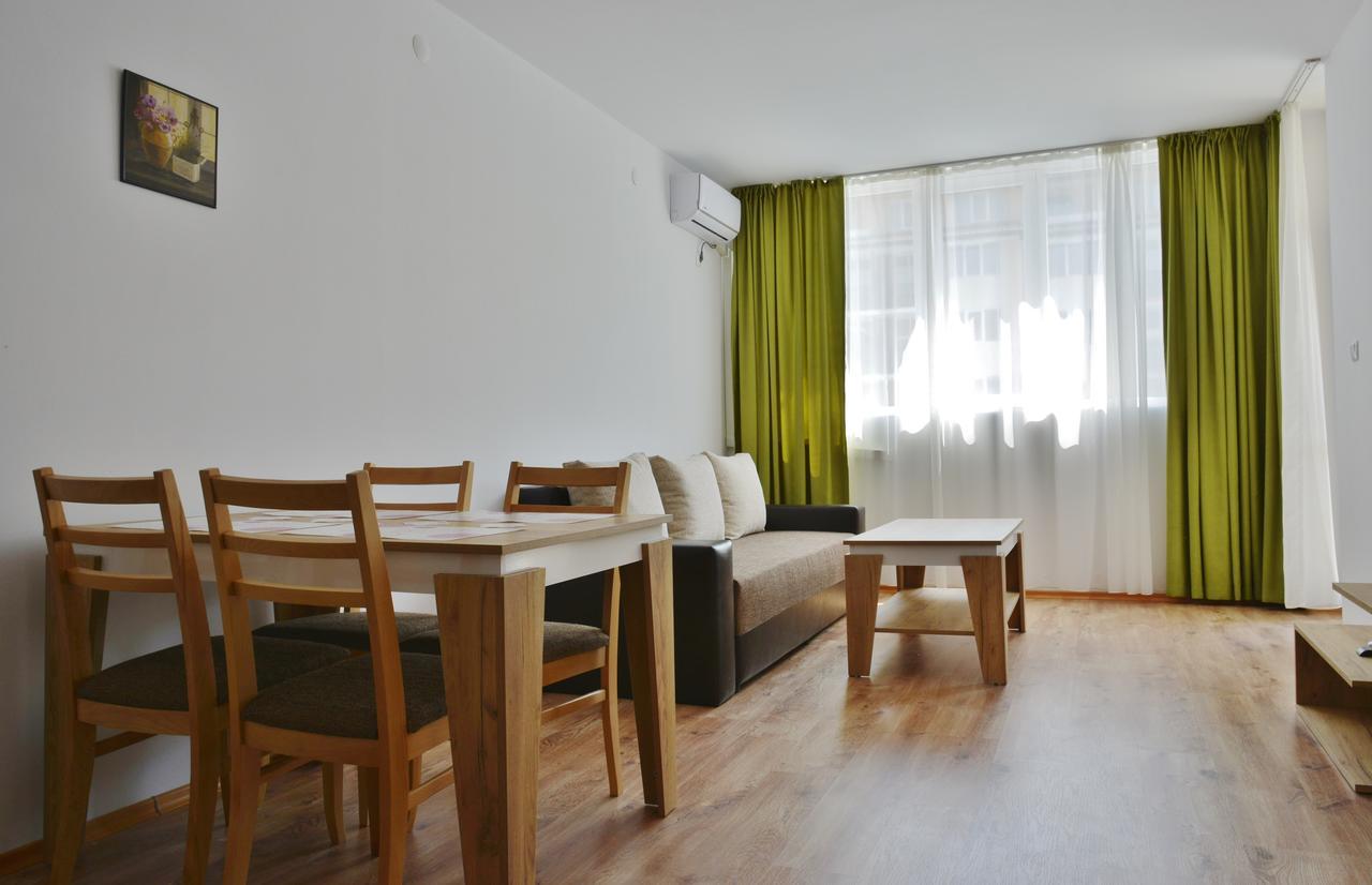 Apartcomplex Chateau Aheloy Exterior foto